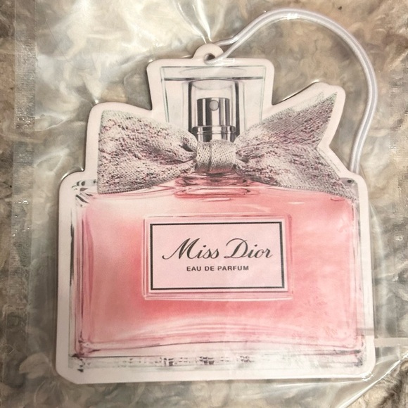 Galentine’s Day Doorbuster Bundle! - Picture 4 of 9